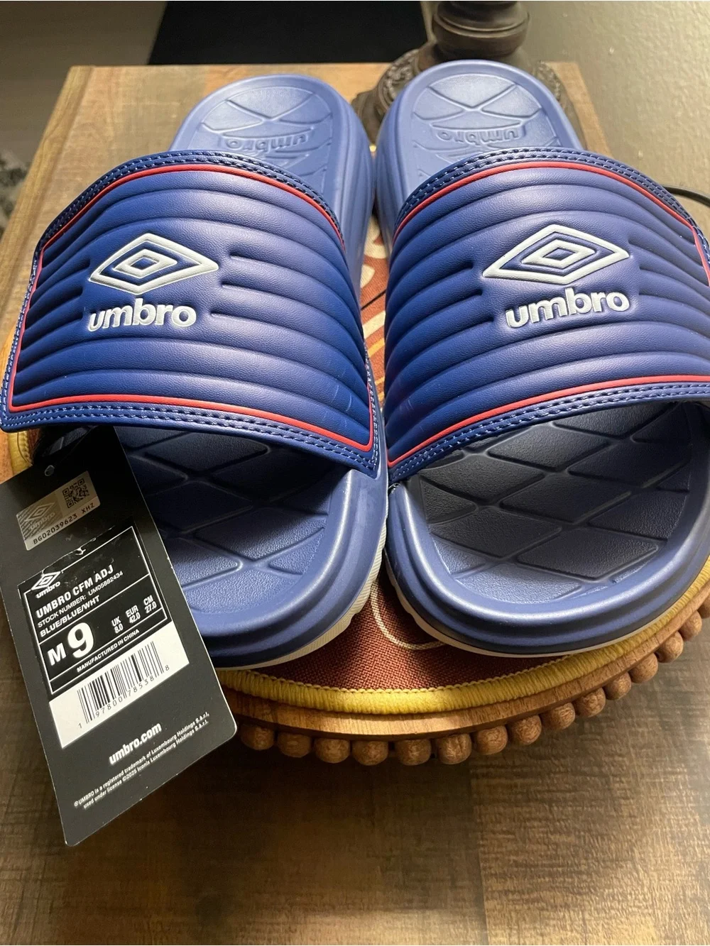 Umbro Men’s Navy Slide Sandals size 9 comfortable slides